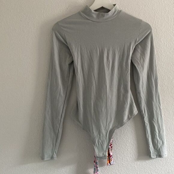 Free People Straps in the back Long Sleeve Bodysuit - Picture 3 of 5